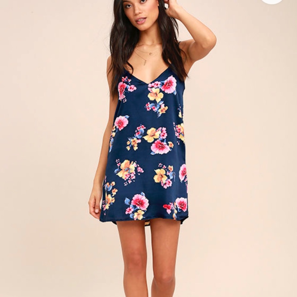 NWOT Lulu’s Navy blue floral dress